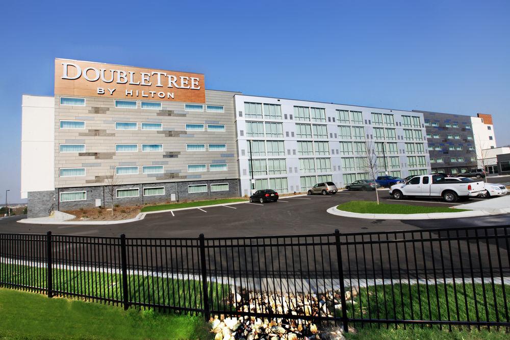 Hotel Doubletree By Hilton Omaha Southwest, Ne Zewnętrze zdjęcie